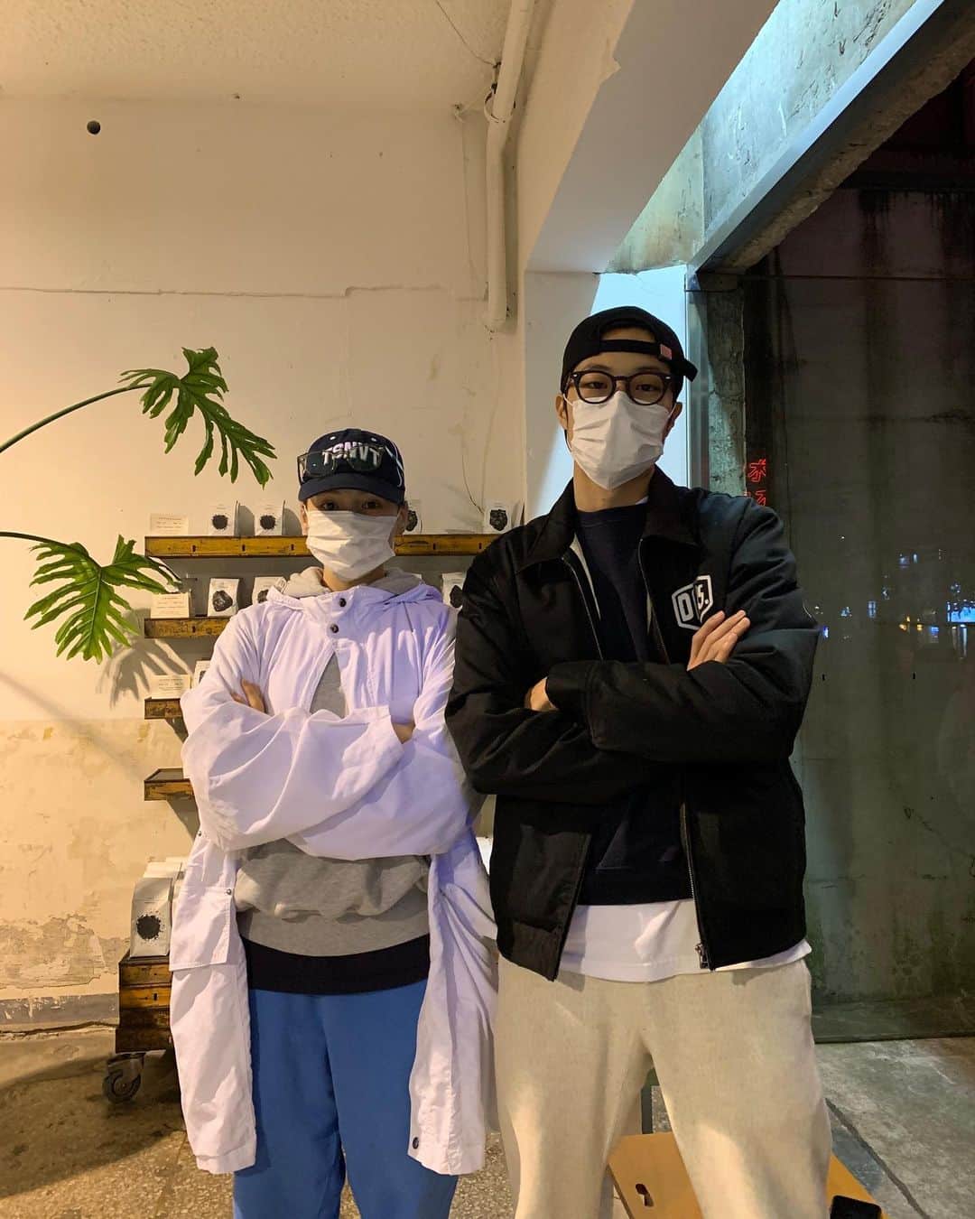 キム・ヨンジさんのインスタグラム写真 - (キム・ヨンジInstagram)「mbc 수목 9:20 나를 사랑한 스파이 🪓. tvn. 수목 10:30 구미호뎐🍸 내칭구홧텡. 캐릭터 겹치지 말쟈이」10月22日 21時24分 - demi_kimee