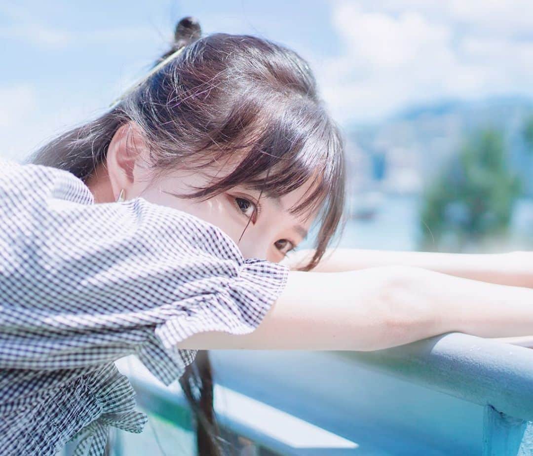 キアナさんのインスタグラム写真 - (キアナInstagram)「夏っぽい写真撮りたい...来年できるかな👽 .. 最近急に涼しくなってきたので体調にお気をつけ下さい☁️」10月22日 21時25分 - seeeting