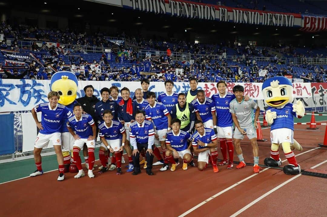 前田大然さんのインスタグラム写真 - (前田大然Instagram)「. 3points🔥⚽️👊 . #moneyforward  #fmarinos  #また一つ歳を取りました #23歳」10月22日 21時22分 - m_daizen0827