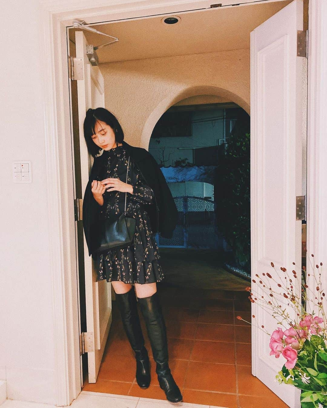 林田岬優さんのインスタグラム写真 - (林田岬優Instagram)「💐 dress #Allsaints bag #Celine shoes #Malonoblahnik  jacket #YohjiYamamoto earring #cosmosnostalgie  #岬優私服#林田岬優#ootd#outfit」10月22日 21時27分 - miyu_hayashida