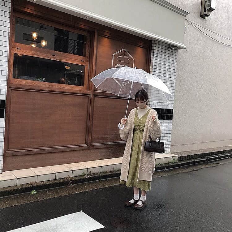新田湖子さんのインスタグラム写真 - (新田湖子Instagram)「. 雨の日コーデのときの 𓂃☂︎ 𓈒𓏸」10月22日 21時28分 - coconitta0809