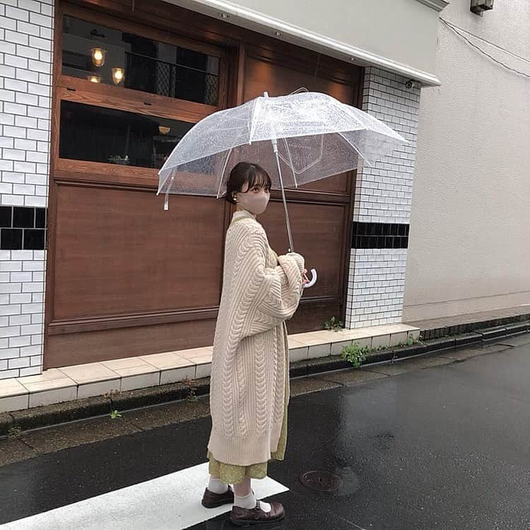 新田湖子さんのインスタグラム写真 - (新田湖子Instagram)「. 雨の日コーデのときの 𓂃☂︎ 𓈒𓏸」10月22日 21時28分 - coconitta0809