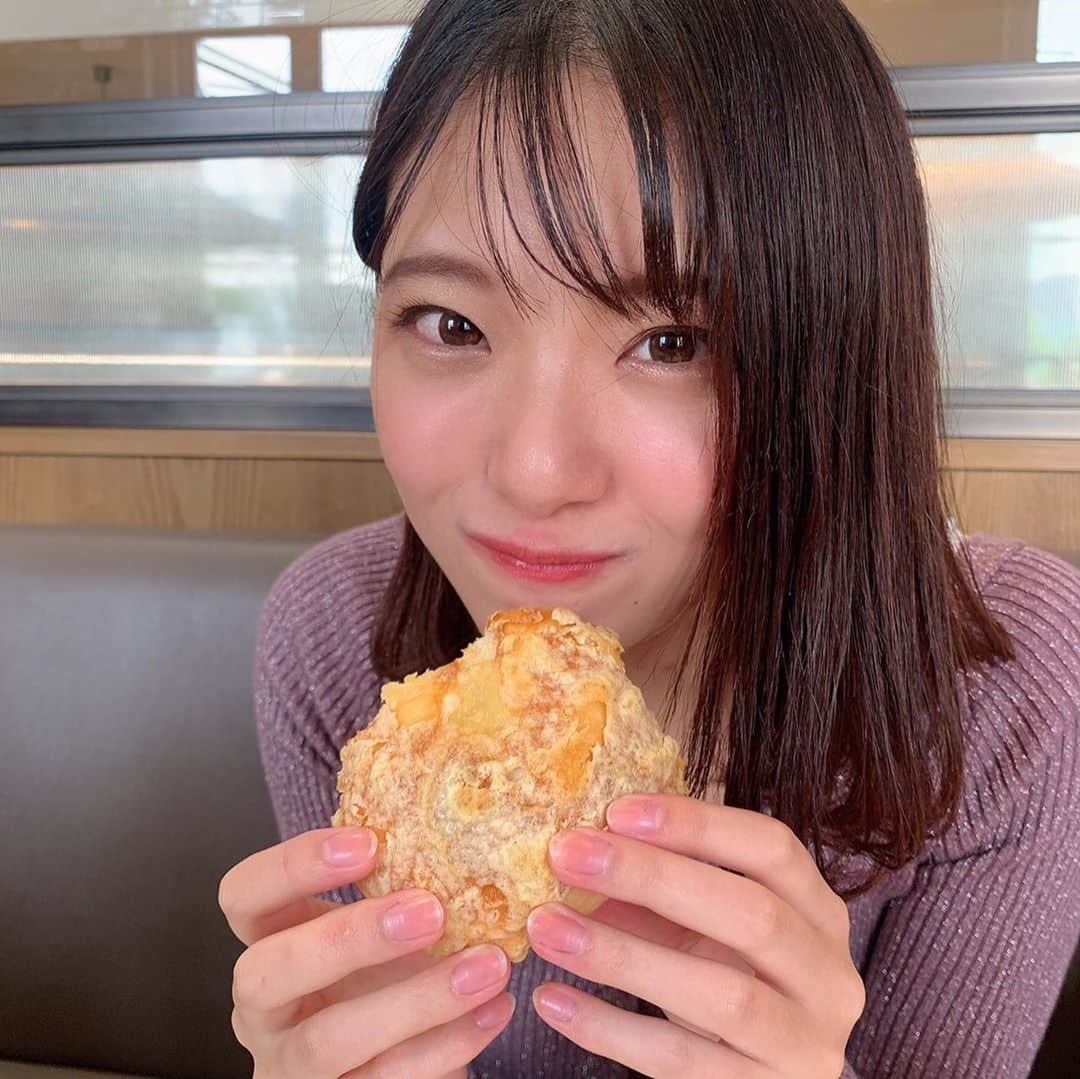 山田杏奈さんのインスタグラム写真 - (山田杏奈Instagram)「美味しい物食べてる時の写真が我ながら一番いい笑顔🧀🥖🍞🥐﻿ ﻿ #ミス東大 #ミスコン #ミスコン2020﻿ #パン屋さん #パンスタグラム」10月22日 21時30分 - anna_yamada05