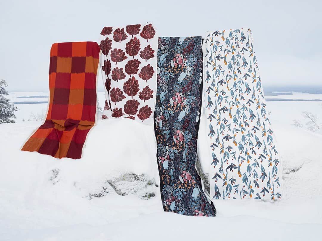 マリメッコのインスタグラム：「For Marimekko's 2020, we rejoice over our heritage of vibrant flowers and the changing seasons of the North. In our new collection inspired by the winter wonderland, frosty winter tones are warmed up with fiery reds and checkered patterns are combined with frosty florals. #marimekko」