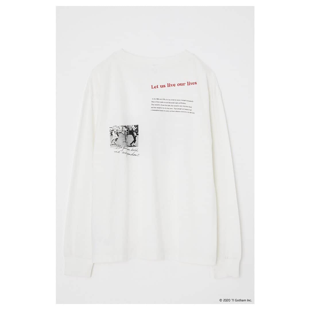 SHEL'TTER WEB STOREさんのインスタグラム写真 - (SHEL'TTER WEB STOREInstagram)「MOUSSY × LIFE 2020.10.23.fri Release ㅤㅤㅤㅤㅤㅤㅤㅤㅤㅤㅤㅤㅤ どの時代も問わず、自らの声を武器に自由と平等を訴え、常識を変えていく人たちは美しい。 LIFEとのコラボレーションで、メッセージを込めたグラフィックアイテムをリリースします。 現代を生きる私たちから全ての人々にリスペクトを込めて。 live my way. ㅤㅤㅤㅤㅤㅤㅤㅤㅤㅤㅤㅤㅤ ・OLD LIFE MAGAZINE HISTORY LONG SLEEVE TEE(010DA701-5200) アメリカ合衆国で発行されていたLIFE誌とのコラボレーションアイテム。 フロントには1970年に撮影された憲法改正の記念日を祝福し、 行進する人々の写真に"Let us live our lives(私たちの人生を生きさせて)"という言葉を。 バックにもグラフィックのテーマを象徴する言葉と写真を添えたデザイン。 ㅤㅤㅤㅤㅤㅤㅤㅤㅤㅤㅤㅤㅤ 全国のMOUSSY店舗・SHEL'TTER WEB STOREにて10月23日(金)より発売開始。 発売に先駆けWEBストアにて入荷リクエストを受付中。 ━━━━━━━━━━━━━━━━━━━ LIFE MAGAZINE “To see life, to see the world, and to eyewitness great events” by Henry R. Luce 「世界中のあらゆる出来事の目撃者になるために」というコンセプトのもと、 1936年Henry R.Luceによりアメリカ初のフォトマガジン「LIFE」が創刊された。 「LIFE」は創刊以来70年間カメラのレンズを通して世界を見続け、 言葉ではなく写真というかたちで様々な出来事を人々に伝えてきた。 これらの写真は単なるフォトマガジンの枠を超え、歴史的・芸術的な価値も認められている。 「LIFE」はフォトジャーナリズムにおいて一目置かれる存在であり、1999年には「アメリカを変えた100のブランド」の一つにあげられた。 #MOUSSY #LIFE #LIFEMAGAZINE」10月22日 21時43分 - sheltterwebstore