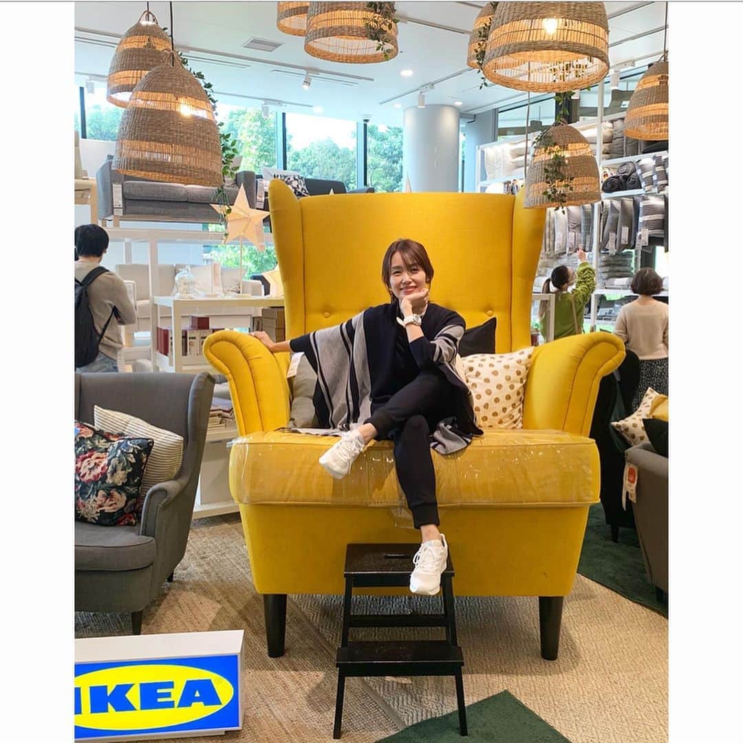 武藤京子さんのインスタグラム写真 - (武藤京子Instagram)「* * 先日 やっと IKEA原宿 @ikeajapan に 行ってきました * コンパクトな店内には 予想以上に小物類が充実してました * この後の予定もあって 結局買ったのは コースターのみ😅 * 甘いものも追加して 結局食べてばかり😂😂😂 * 原宿駅前の 行きやすい場所だから これから ついつい寄り道が増えそう😆 * #IKEA #IKEA原宿 #お約束フォトスポット #今度行く時は #ビール飲みたいな #🍺 #アメブロ更新しました」10月22日 21時45分 - kyokomuto0628