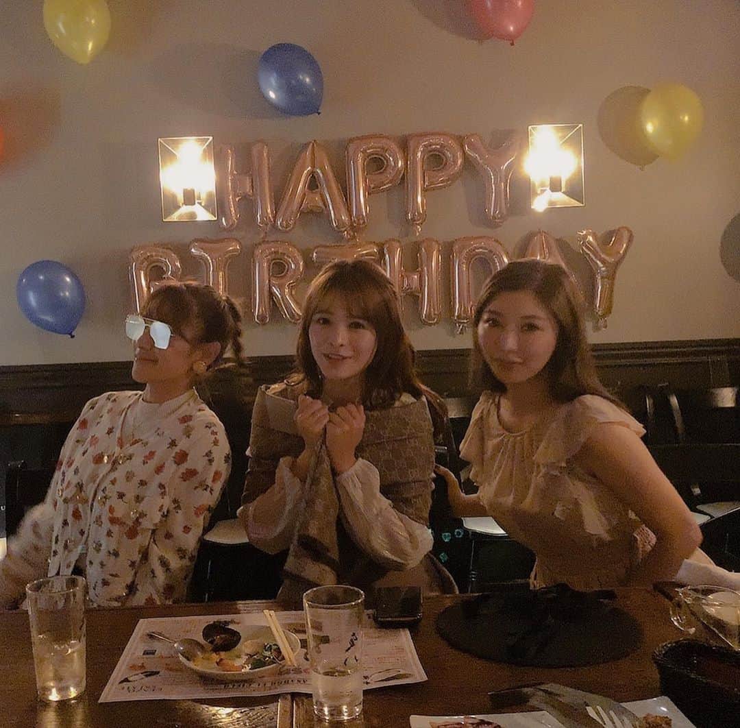 葉加瀬マイさんのインスタグラム写真 - (葉加瀬マイInstagram)「めぐにゃんバースデー☺️💓 久しぶりに皆で集まれて近況報告など、たくさんおしゃべりしてずっと笑ってました🤗❤️ 飾り付けはお店がやってくれましたよ🎈」10月22日 21時47分 - m.hakase