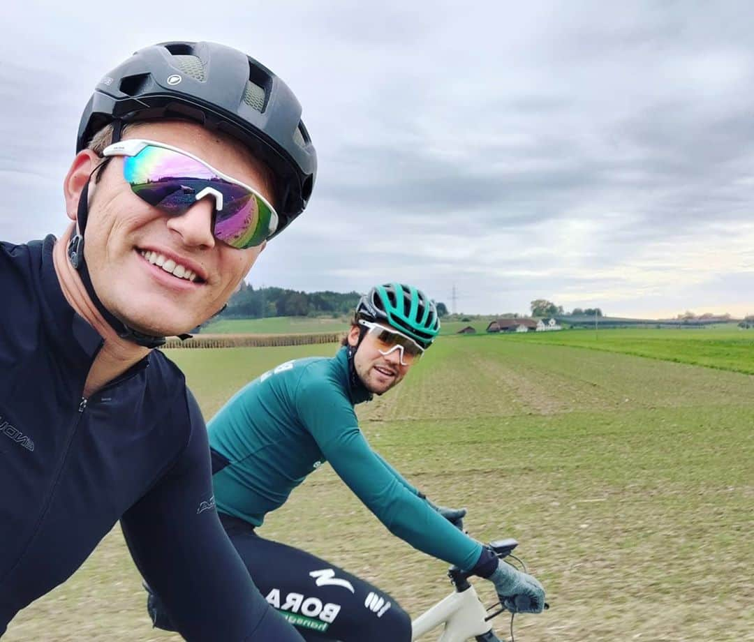 マルセル・キッテルさんのインスタグラム写真 - (マルセル・キッテルInstagram)「Off-season & off-road ride with the Schachmeister. If you have the chance to train sometimes with professionals then their off-season is the perfect moment. I'm going to get in shape now so that I can kick ass in 5 weeks when the boys restart training. 😂」10月22日 22時00分 - marcelkittel