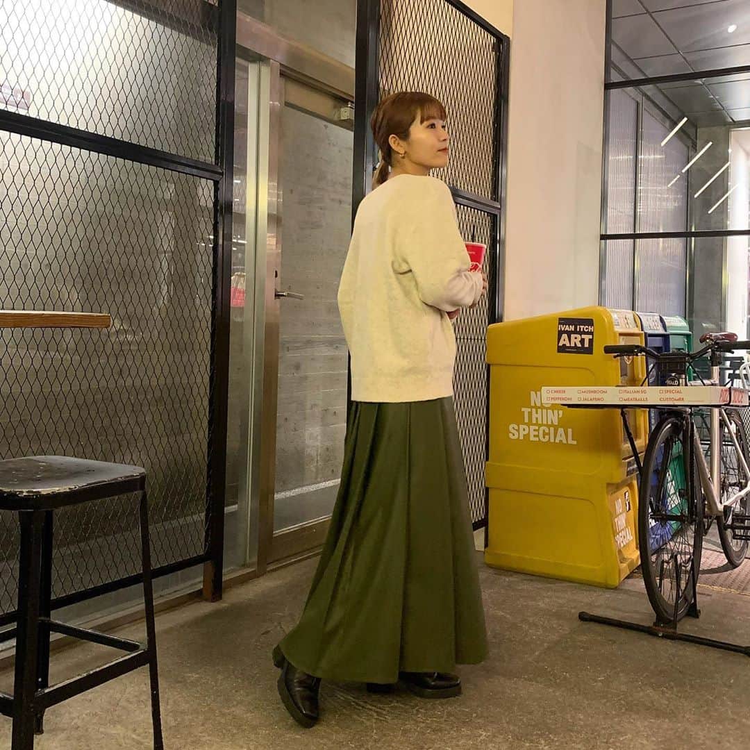 のインスタグラム：「_ 🥤❤️🍕 #ootd#puu_fashion#ユニクロ #ニット#コーデ」