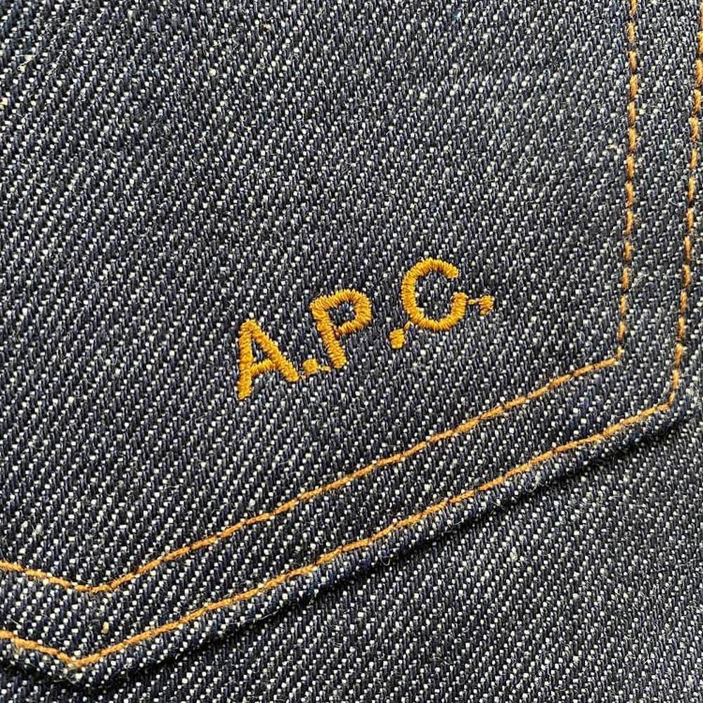 アーペーセーさんのインスタグラム写真 - (アーペーセーInstagram)「From today, October 22nd, A.P.C. offers personalisation of your bags, small leather goods and jeans. ⠀ ⠀ With your new purchase, we emboss your initials (in the same style as the A.P.C. logo) on your bag or small leather goods. The embossing is available in gold, silver or without color. ⠀ ⠀ For your jeans, we embroider your initials on the back right pocket. You can also bring your old jeans for personalisation.⠀ ⠀ A.P.C. personalisation is available in all A.P.C. boutiques in France.⠀ ⠀ This service will be available in UK, Germany and Belgium later in November.⠀ ⠀ #APC #APCPersonalisation #APCbag #APCdenim #APCyourself」10月22日 22時03分 - apc_paris