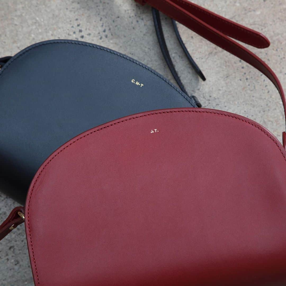 アーペーセーのインスタグラム：「From today, October 22nd, A.P.C. offers personalisation of your bags, small leather goods and jeans. ⠀ ⠀ With your new purchase, we emboss your initials (in the same style as the A.P.C. logo) on your bag or small leather goods. The embossing is available in gold, silver or without color. ⠀ ⠀ For your jeans, we embroider your initials on the back right pocket. You can also bring your old jeans for personalisation.⠀ ⠀ A.P.C. personalisation is available in all A.P.C. boutiques in France.⠀ ⠀ This service will be available in UK, Germany and Belgium later in November.⠀ ⠀ #APC #APCPersonalisation #APCbag #APCdenim #APCyourself」