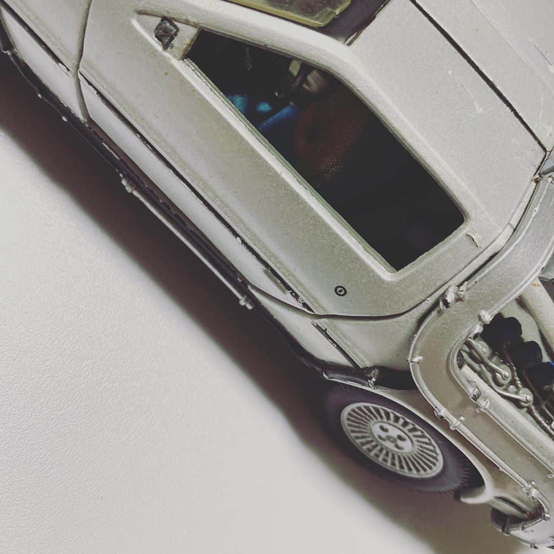 緒月遠麻さんのインスタグラム写真 - (緒月遠麻Instagram)「☺︎ 真波そらのお父様が 家に飾っていた デロリアンを プレゼントしてくれました😳✨  嬉しすぎるー！  よく見たら 運転手付きです。笑  やる事可愛すぎ。  #真波そら #父親 #そっくり  #バックトゥーザフューチャー  #デロリアン #運転手付き #タイムトラベルキューピー」10月22日 22時06分 - toma_ozuki