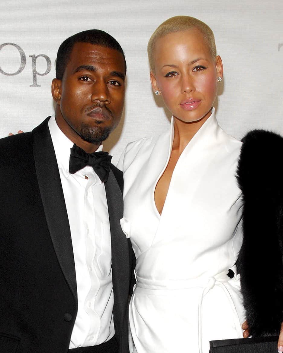 Just Jaredさんのインスタグラム写真 - (Just JaredInstagram)「Amber Rose is slamming her ex boyfriend Kanye West for allegedly bullying her for a decade and for what he just called her at a recent campaign event. Tap this pic in the LINK IN BIO to see.  #AmberRose #KanyeWest Photo: Getty」10月23日 3時41分 - justjared