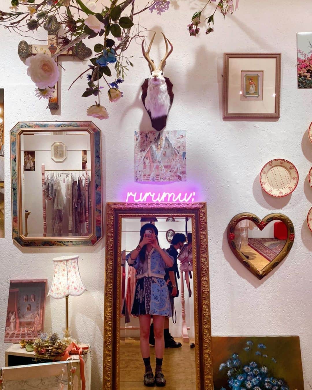 ぱいぱいでか美さんのインスタグラム写真 - (ぱいぱいでか美Instagram)「rurumu: この水色のセットアップめちゃくちゃ悩みました ꙳ #rurumu #exhibition ꙳ めちゃくちゃ迷って違うワンピースにしたけど 試着させてもらって可愛くて あ〜〜〜〜〜〜〜(T . T)ってなった記録として 載せさせてください。笑 佳苗さんがコンセプトも説明してくれました。 ０から１を作る人はどのジャンルでもすごいな〜…！」10月22日 22時14分 - paipaidekami