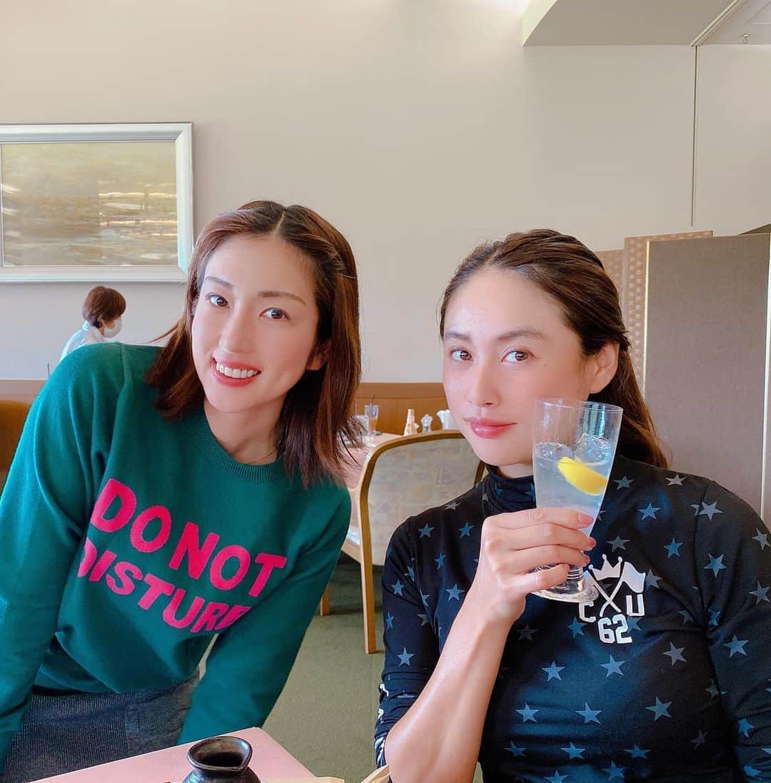 庄司ゆうこさんのインスタグラム写真 - (庄司ゆうこInstagram)「みかちゃんとエンジョイゴルフ〜⛳️✨ 今日もいっぱい笑わせてもらった😆 来月も一緒に行くの楽しみだなぁ✨ この季節のゴルフ、気持ち良くって大好き💕 #ゴルフ女子#ゴルフ#ゴルフウェア#エンジョイゴルフ#東千葉カントリークラブ#上達したい#最高なメンバーに感謝」10月22日 22時16分 - yuko.shoji