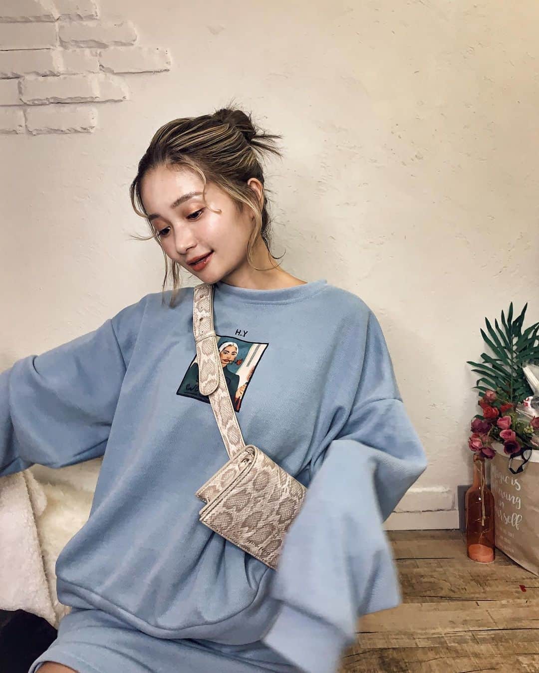 チアコマさんのインスタグラム写真 - (チアコマInstagram)「﻿ @chery_jp のGETしたセットアップ♡﻿ 別々に着てもかわいいしセットアップてかわいい❤︎﻿ セットアップ昔から好きすぎる！﻿ ﻿ ﻿ プリントスウェットセットアップC0150﻿ ¥ 5,700﻿ ﻿ #コーデ #低身長 #153 #fashion  #低身長コーデ #153センチコーデ #セットアップ #きょこ﻿ #hair #フェイスフレーミング #ハイライト #highlightshair #ヘアースタイル #model #salonmodel ﻿ ﻿」10月22日 22時26分 - chia_koma