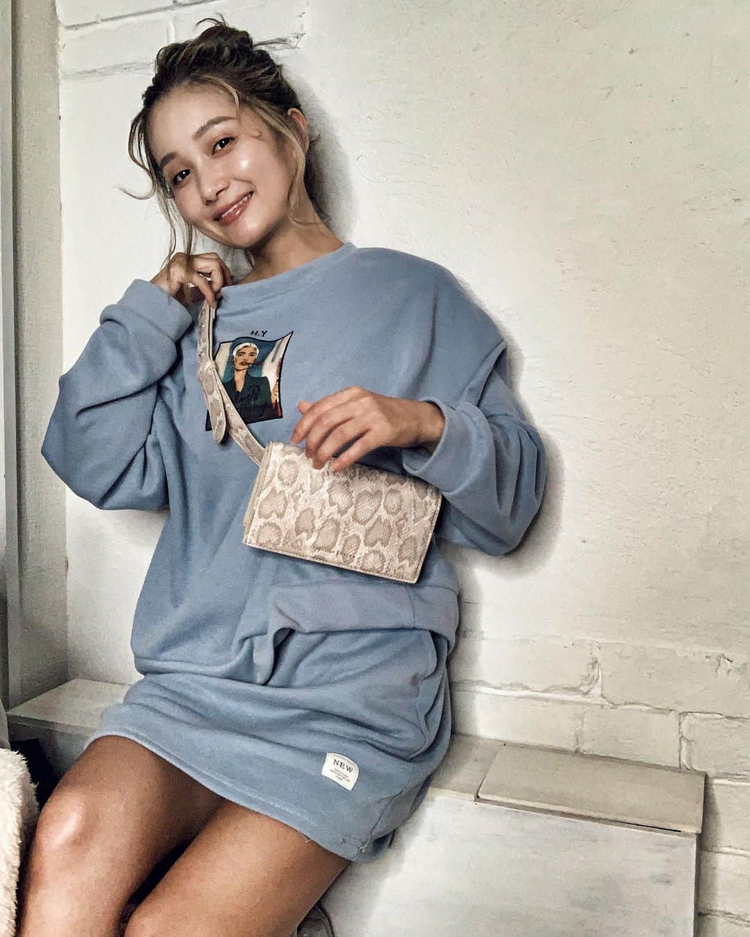 チアコマさんのインスタグラム写真 - (チアコマInstagram)「﻿ @chery_jp のGETしたセットアップ♡﻿ 別々に着てもかわいいしセットアップてかわいい❤︎﻿ セットアップ昔から好きすぎる！﻿ ﻿ ﻿ プリントスウェットセットアップC0150﻿ ¥ 5,700﻿ ﻿ #コーデ #低身長 #153 #fashion  #低身長コーデ #153センチコーデ #セットアップ #きょこ﻿ #hair #フェイスフレーミング #ハイライト #highlightshair #ヘアースタイル #model #salonmodel ﻿ ﻿」10月22日 22時26分 - chia_koma