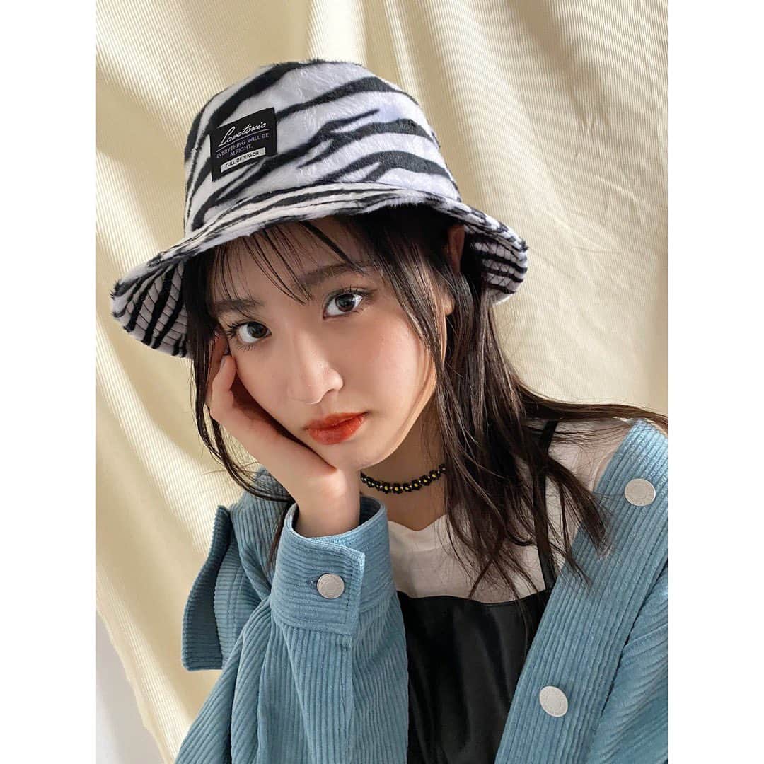 若林真帆のインスタグラム：「表紙オフショット🌟 #nicola」