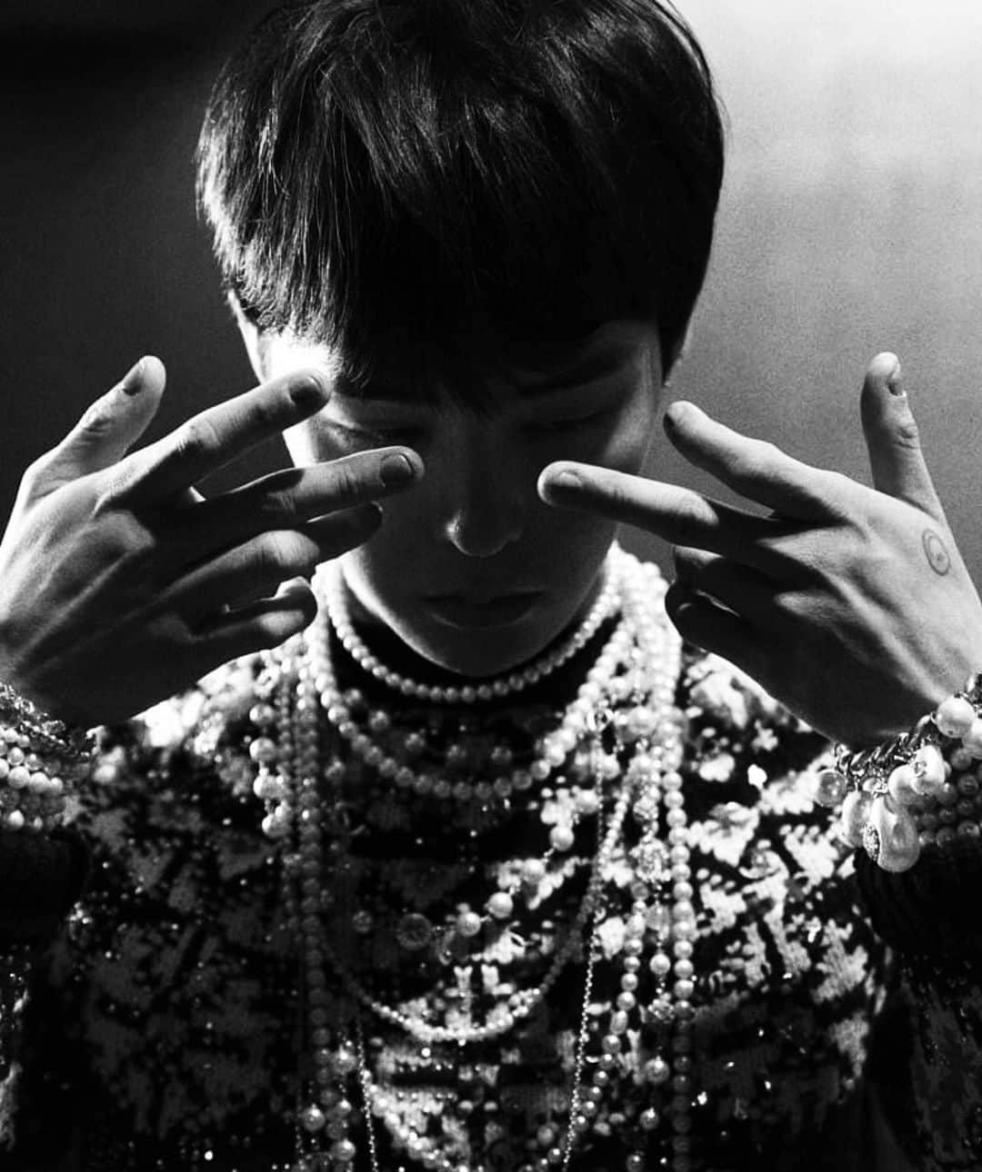 G-DRAGONさんのインスタグラム写真 - (G-DRAGONInstagram)「#광고 @chanelofficial @voguekorea」10月22日 22時31分 - xxxibgdrgn