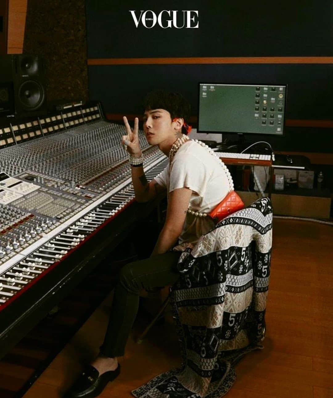 G-DRAGONさんのインスタグラム写真 - (G-DRAGONInstagram)「#광고 @chanelofficial @voguekorea」10月22日 22時31分 - xxxibgdrgn