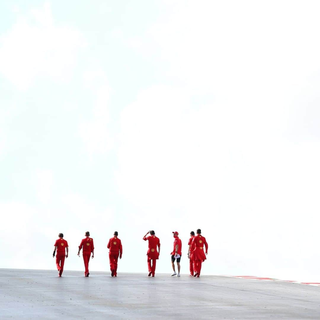 F1さんのインスタグラム写真 - (F1Instagram)「To new horizons! 🔭🌍  The drivers have been out inspecting the @autodromodoalgarve ahead of our first running on Friday morning 🙌  #F1 #Formula1 #PortugueseGP #Algarve #Portimao」10月22日 22時40分 - f1