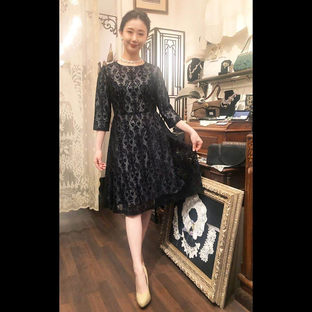 まりゑさんのインスタグラム写真 - (まりゑInstagram)「@gallerybowknot  🎀更新されてます🎀  #bowknot  #antique #gallery #アンティーク のものや #かわいいお洋服 #取り揃えてます #母の店」10月22日 22時47分 - manmarumarie