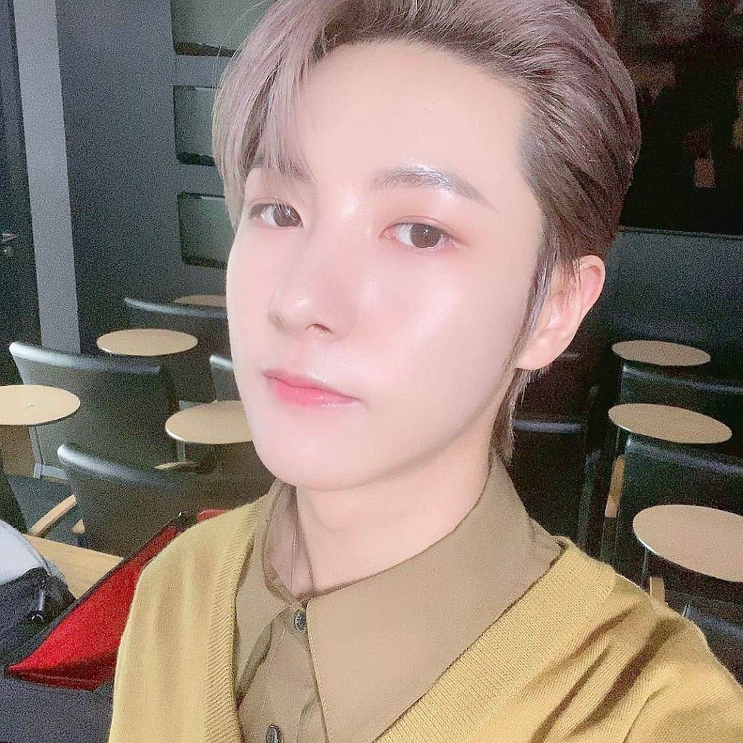 NCTさんのインスタグラム写真 - (NCTInstagram)「저희 from home🏡많이많이 사랑해주시고 make a wish 도 많이 사랑해주세요~  #RENJUN #FromHome #NCT #NCTU #RESONANCE #RESONANCE_Pt1 #NCT_RESONANCE #MCOUNTDOWN」10月22日 22時50分 - nct