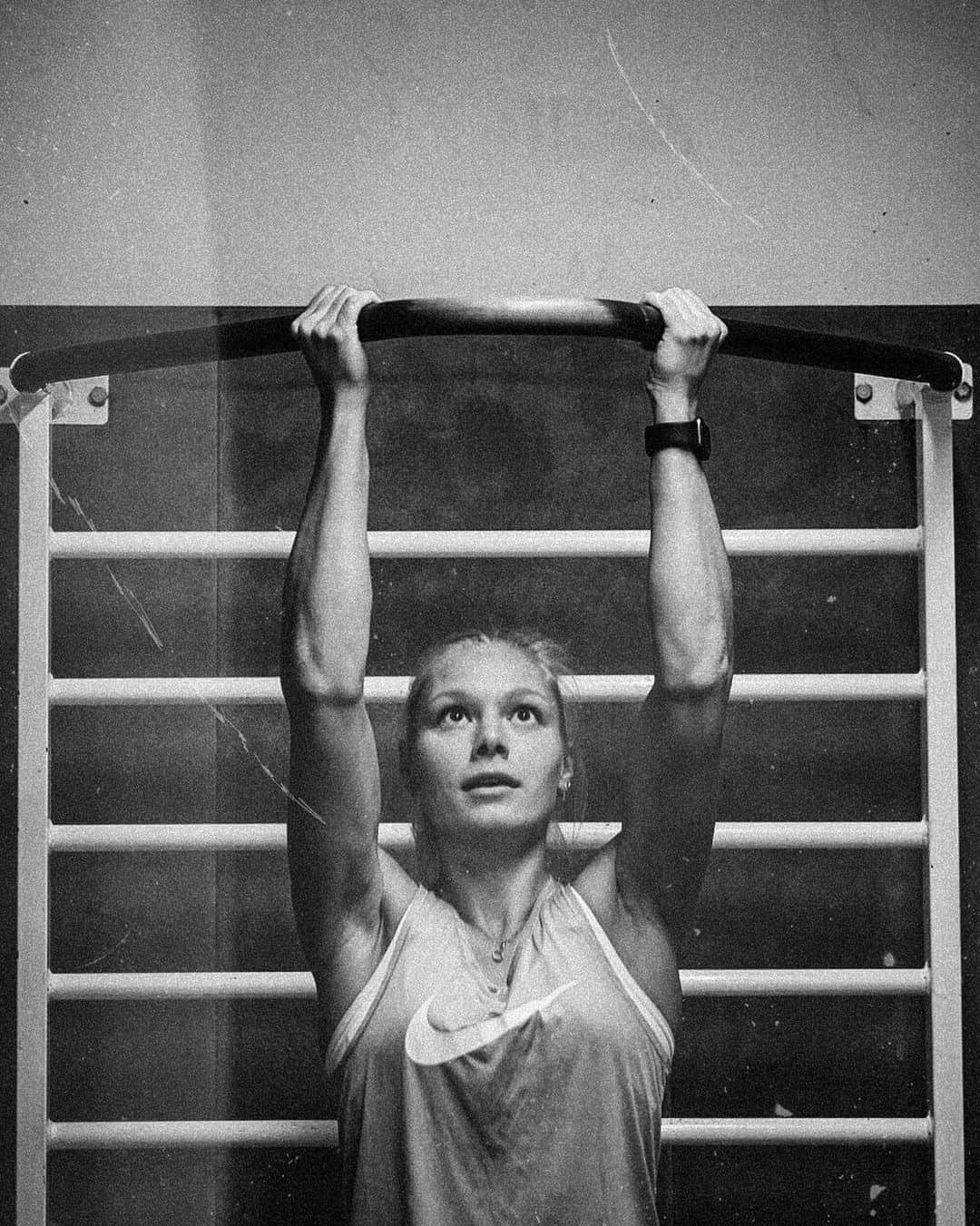 リーザ・マイヤーのインスタグラム：「focus on your power. #」