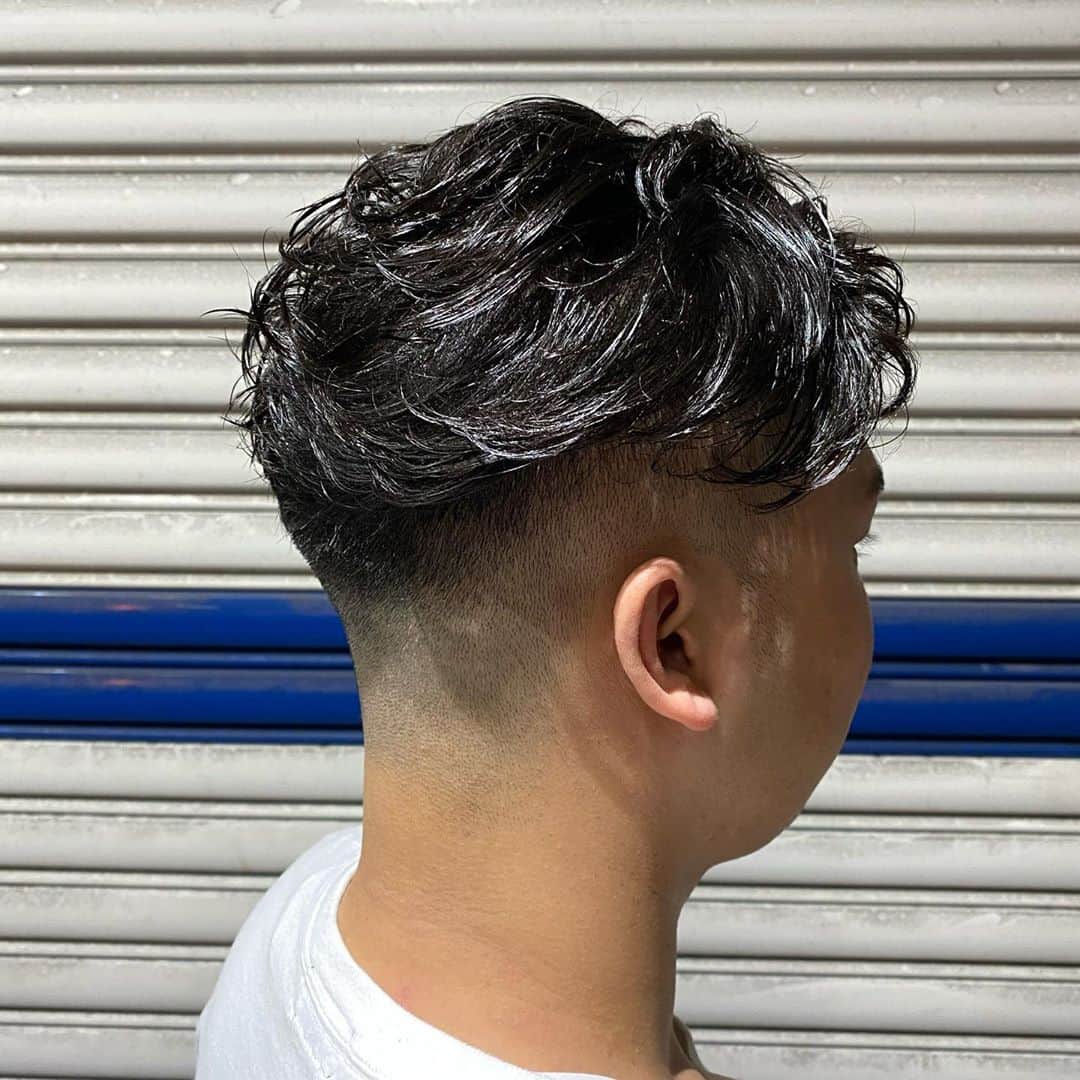 狩野大さんのインスタグラム写真 - (狩野大Instagram)「ヒロ銀座神田店の稲垣さんに今回も髪を切って頂きました！ ありがとうございますー！🔥  爽やか〜！ バカチン感消し去りましたね！」10月22日 22時55分 - mnpk.fire105