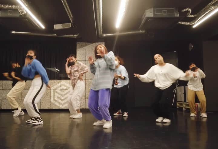 のインスタグラム：「． TakeYouBack @kehlani @russ 💛 @sprout_dance 💖 🎥 @yuto.little 🙏🏼✨  w / @onana077 @omihooooooo @cha____r  @tata.hinata @30_mio @aina.117.h 💚💜 ． 久しぶりのkehlani楽しかったー🥰 みんな今日も最高でした🤦🏼‍♀️🤦🏼‍♀️ いつもありがとう😭✨🥰 ． #takeyouback#kehlani#russ#dance」