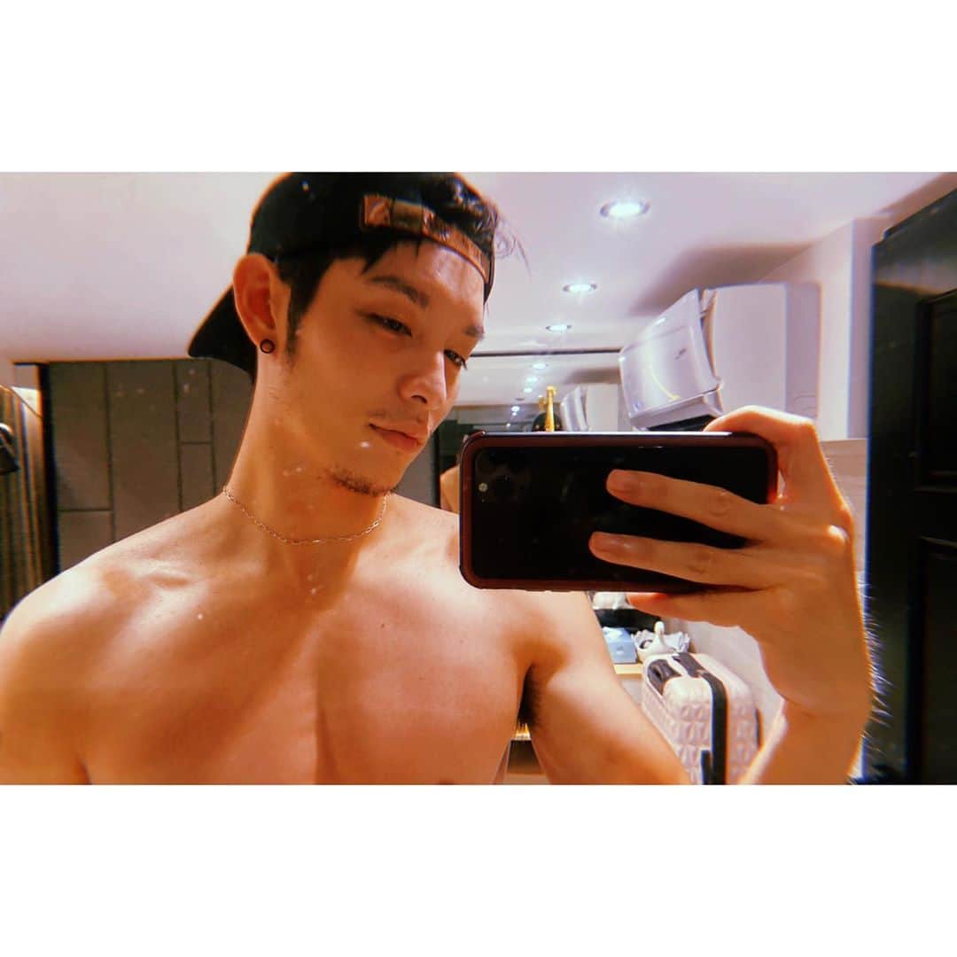のインスタグラム：「血液 終究要噴發的 倒數🥳」
