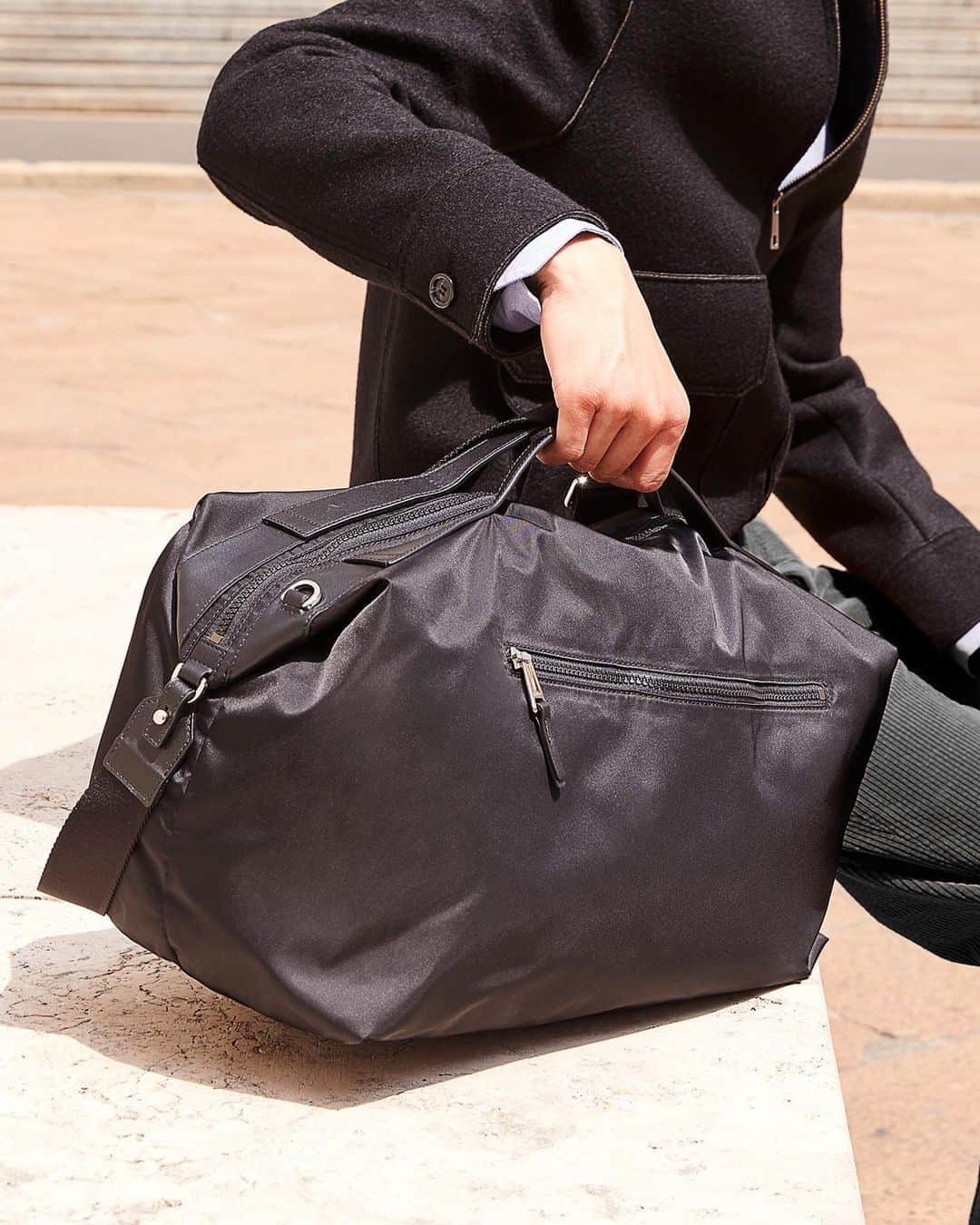 フルラのインスタグラム：「Keeping it simple with the Furla Man Technical, for the urban explorer.  #thefurlasociety #furlafeeling #newcollection #furla #accessories #fashion」