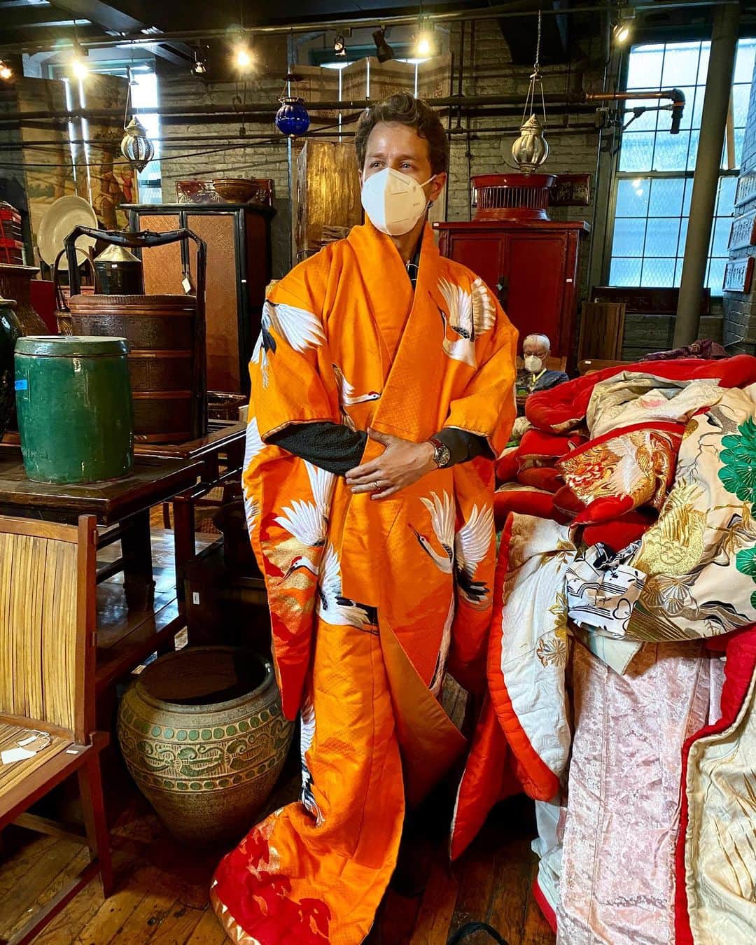 ジョシュア・ダラスのインスタグラム：「Do I need this? I think I might need this. #kimono #kimonostyle」