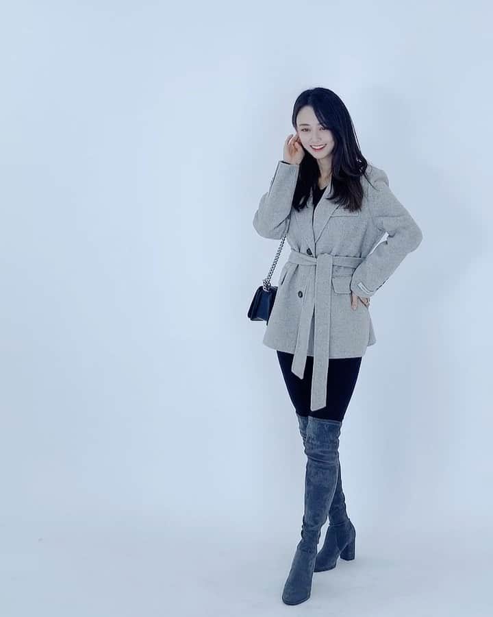 ホ・ヨンジュ のインスタグラム：「아. 일할 맛이 난다🥰 태윤피디님이랑 보람엠디님의 폭풍 칭찬타임ㅋㅋㅋㅌㅋ  #의류사업성공한외국언니 느낌이란 무엇일까...🤣」