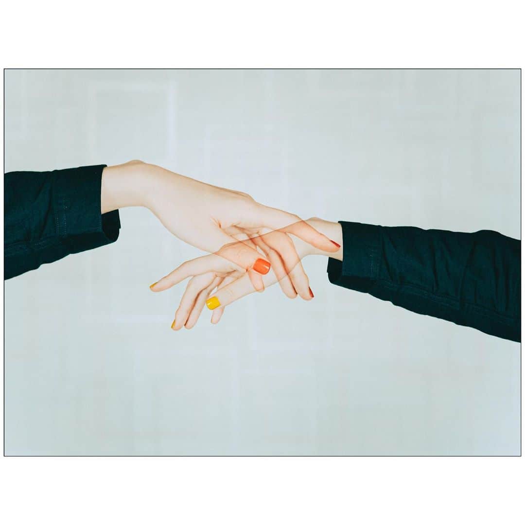 daruma64のインスタグラム：「🍋🍅 . .  #apricotmagazine#oftheafternoon#takemagazine#heyadori#littlerivermag#fndit#espritmag#missnothingmag#knowthismind#dreamermagazine#photocinematica#rentalmag#artclassified#somewheremagazine#classicsmagazine#ifyouleave#slowdancemagazine#shootaesthetics#taintedmag#insomniamag#ourmag#paradisaeart#indiependentmag#covid_19#friendsinperson#hands#goldmoony#reco_ig」