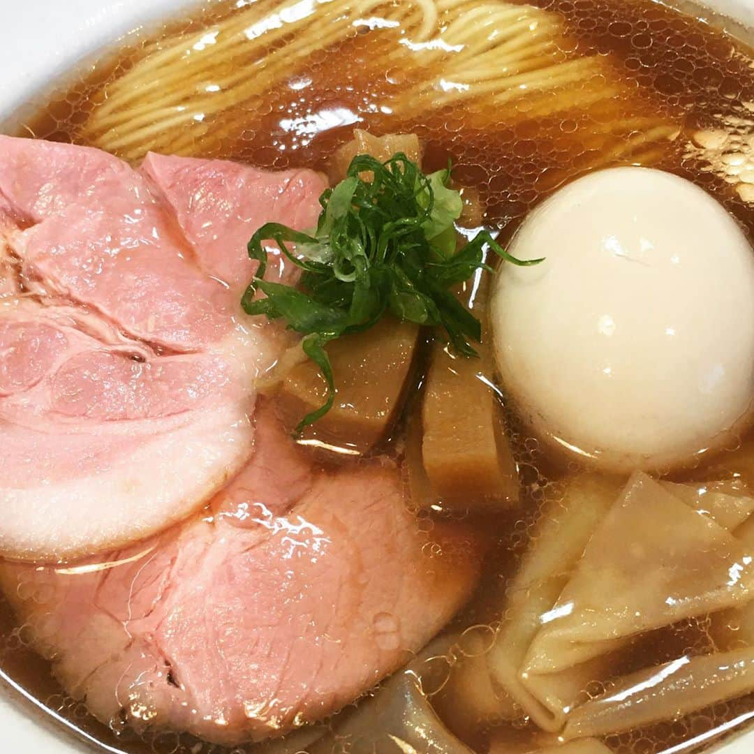 アマルのインスタグラム：「これがねーと編集できねえやあ #ラーメン #らーめん #ラーメン大好き」