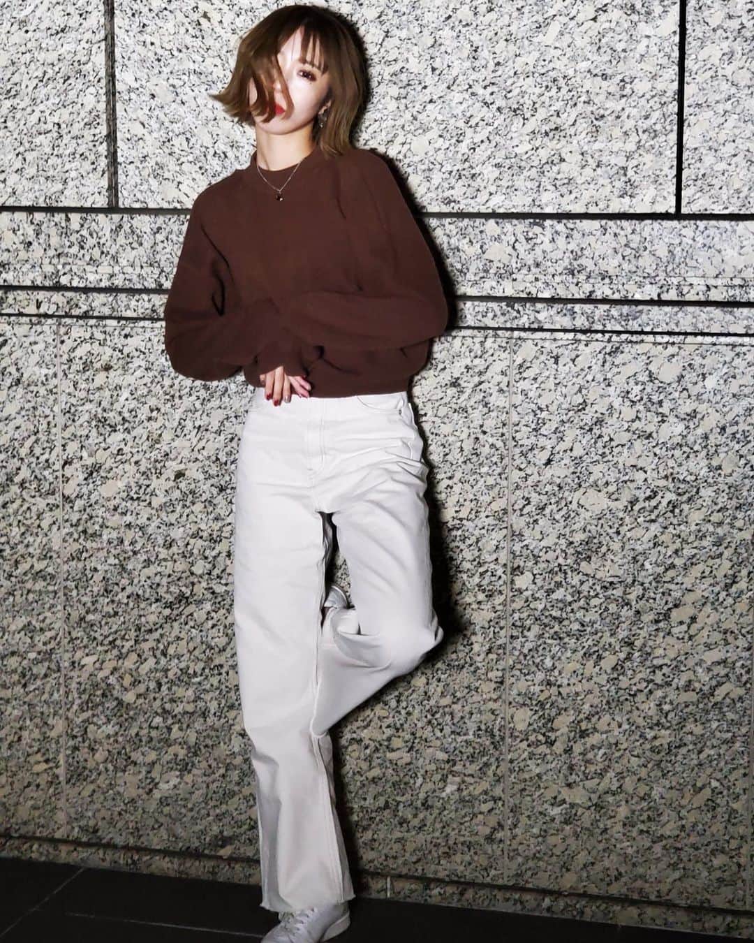 桑名利瑠のインスタグラム：「. . . 風がビュー。お台場の風すごい。 撮影会でのお写真❤︎ . . . #撮影会 #makeup #撮影 #お台場 #instafashion #l4l #selfie #selca #fashion #followforfollowback #followｍe #code #photooftheday #photo #outfit #outfitoftheday #カジュアル #ショートボブ #外ハネ #韓国 #韓国風 #murua #evris #デニム #ワイドデニム #アイドル」