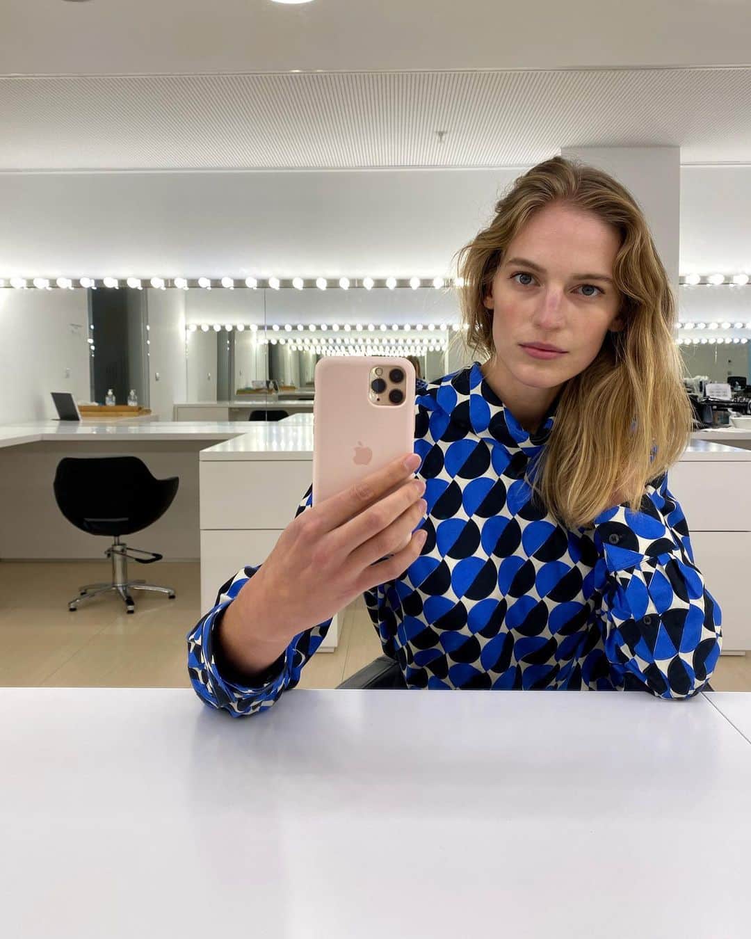 ヴァネッサ・アクセンテのインスタグラム：「Day 4 ✔️」