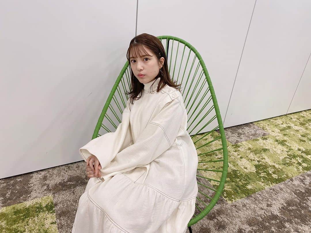 川島海荷さんのインスタグラム写真 - (川島海荷Instagram)「#あざとくて何が悪いの？　今週でます🙌🏻 別日ですが、白いワンピースの衣装かわいかったなぁ。」10月22日 23時55分 - umika_kawashima