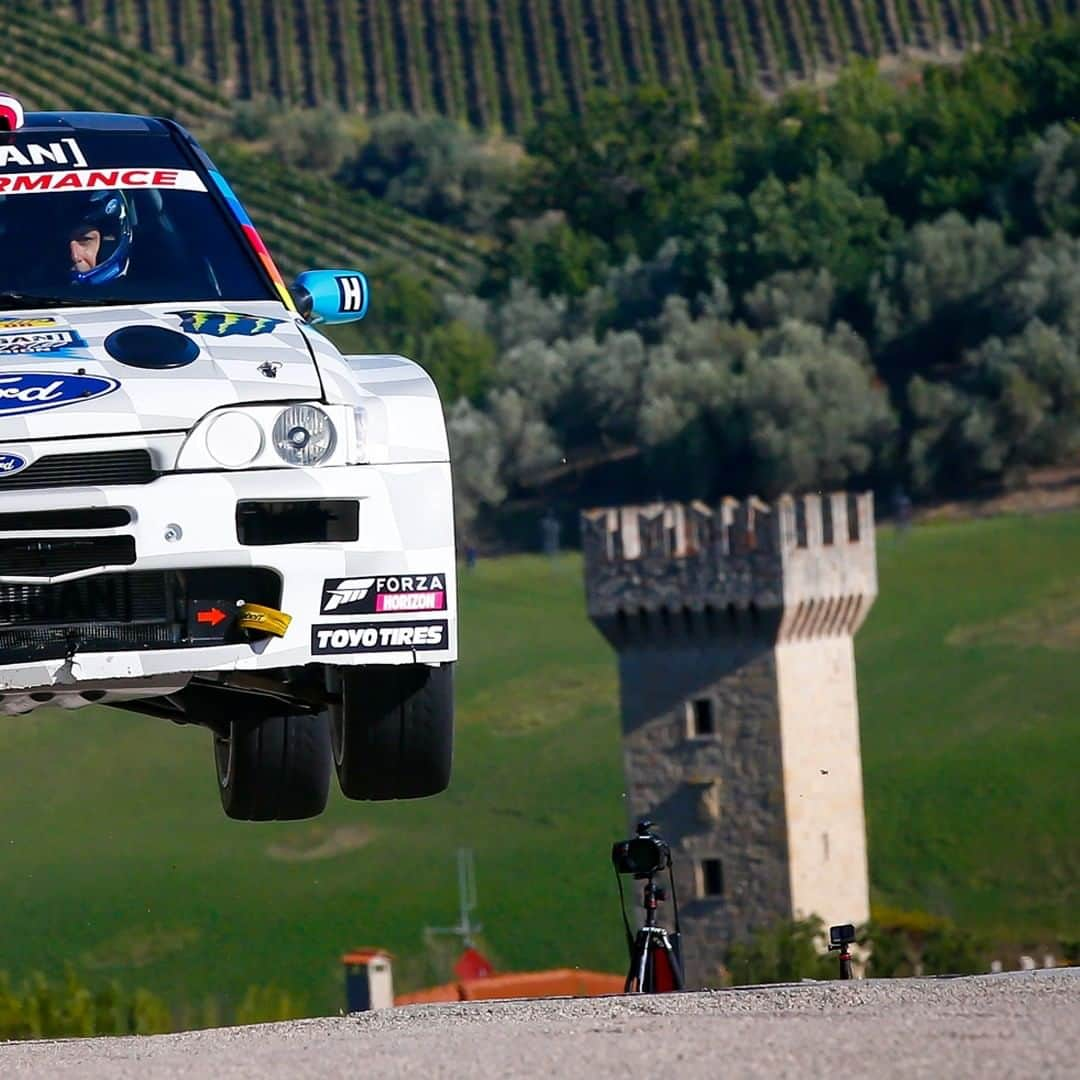 ケン・ブロックさんのインスタグラム写真 - (ケン・ブロックInstagram)「I love jumps. Especially in my Ford Escort RS Cossie V2. Head over to my YouTube channel (link in bio) to see the coverage from one of the most wild rallies in the world: Rally Legends 2020. #airtime #CossieWolrdTour #BlockEscortCossieV2 #RallyLegend」10月23日 0時00分 - kblock43