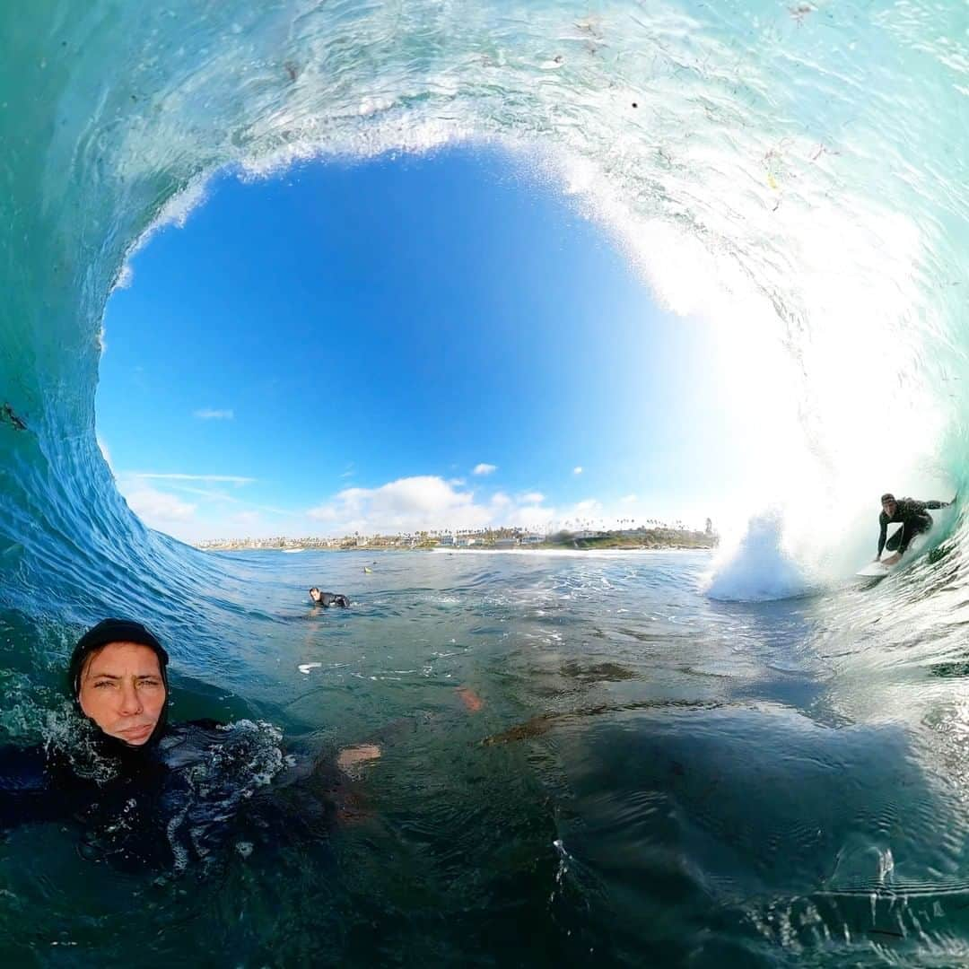 surflineさんのインスタグラム写真 - (surflineInstagram)「“Hey kids, how’s this for a selfie?”⁣ 🏄‍♂️: @holy.skip  📷: @derekdunfee」10月23日 0時00分 - surfline