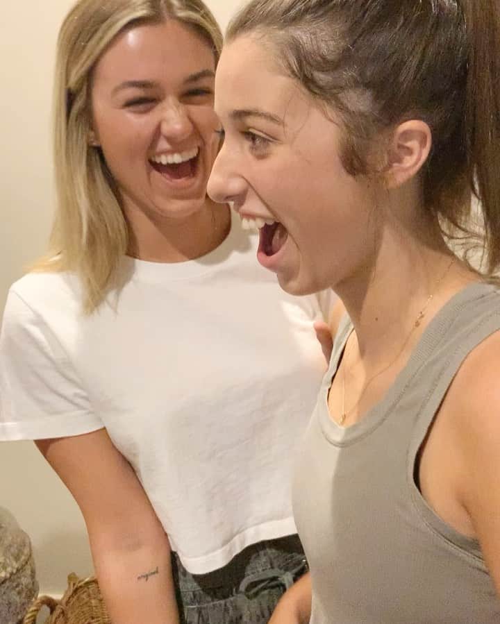 コリー・ロバートソンのインスタグラム：「Sharing THE VERY BEST news we could ever receive!! So excited for this little one to enter the world!   We were about to have a tennis match with @legitsadierob and @christian_huff when Sadie walked away saying she had forgotten something. She came back with a small tennis racket and a small basketball. You can tell I had NO IDEA! She said, “I picked up something that I though might help us win.” Confused I started to say “a baby tennis racket?” When I said the word “baby”it hit me! No idea why I squatted 😂 I think I almost fell down, and had to brace myself, ha! Then I went over and literally picked up MY BABY who is having a baby🥰BEST FEELING EVER!   The last video is Christian’s parents. They are the cutest! First grand baby for them, @cheri.huff can’t wait to share this amazing life experience with you!!   Sadie put more of the story on her youtube so if you love all the fun details of finding out and telling Christian go there 🤗」