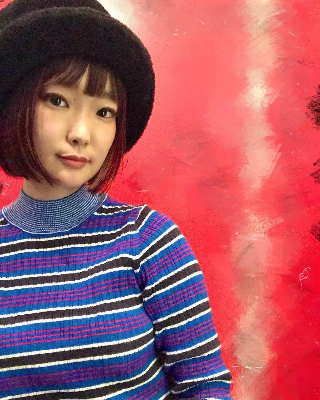 Yun chiさんのインスタグラム写真 - (Yun chiInstagram)「Jamiroquai みたいね、っていわれるぼうし☺︎ . . 4.5年振りに、ぴんくボブ復活してみた。 もちろんヘアは @abbeyken ちゃんにお願いしました🥺 . . 今日はスタジオで @makotokingston さんと新曲の調整…仕上がりが見えてきたなぁとワクワクしてきたよ。 . . 寒くなってきた空気にぴったりだと思うんだ。 . . #themetheme #iPhone7内カメの画質限界 #実はマツエクもバーガンディ #kaedeまつげ #ちょりのおかげでメイクがだいぶ大人ナチュラルになりましたね」10月23日 0時26分 - _yun_chi_