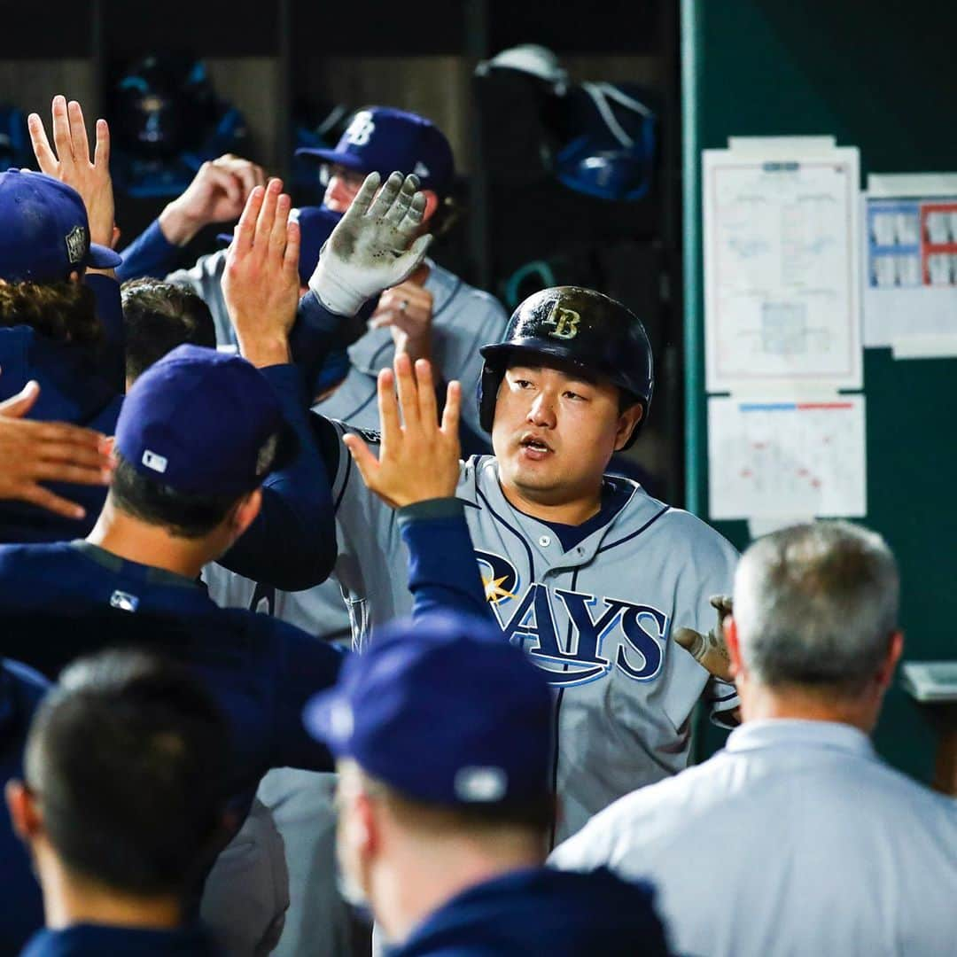 タンパベイ・レイズさんのインスタグラム写真 - (タンパベイ・レイズInstagram)「The first hit by a Korean-born player in #WorldSeries history! 🇰🇷」10月23日 0時31分 - raysbaseball