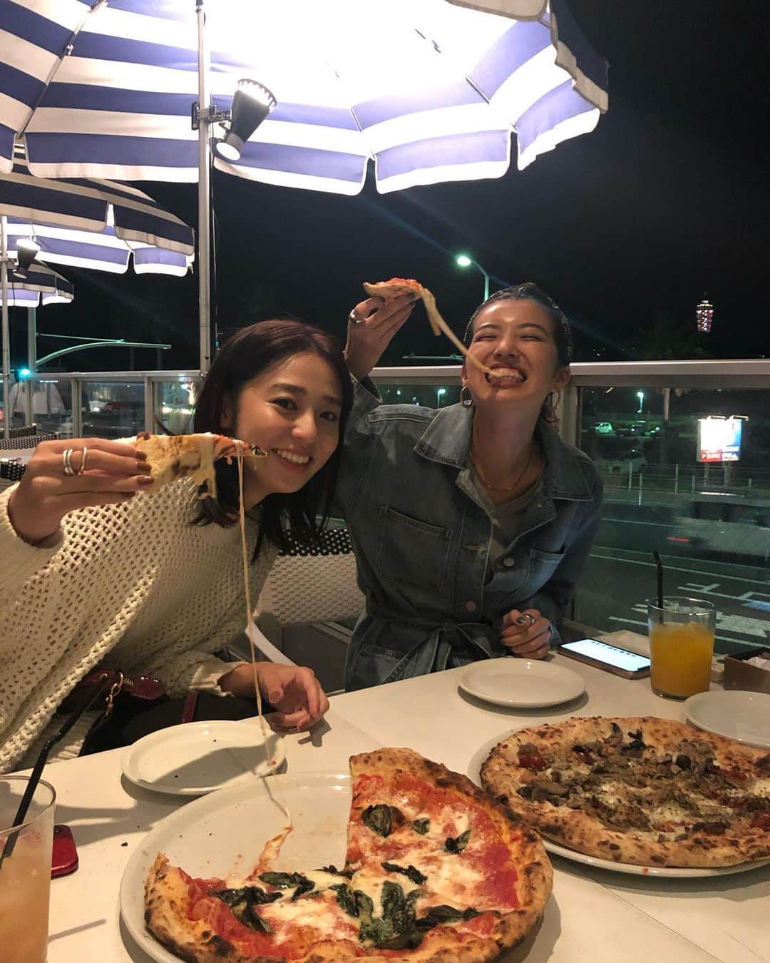 江藤百香さんのインスタグラム写真 - (江藤百香Instagram)「Happy birthday luca 🖤 わたしの大切なお友達  だいすきよー🍰」10月23日 0時42分 - momokaeto