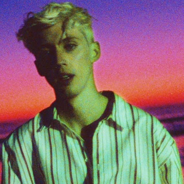 のインスタグラム：「Summer is NOT over and this playlist proves it! Watch Troye's "Lucky Strike" or Calvin's "Summer" and keep the best season alive! ☀️ Sponsored by: @monsterenergy ⠀⠀⠀⠀⠀⠀⠀⠀⠀ ▶️ [Link In Bio] #UltraWatermelon! #SummerNeverStops」