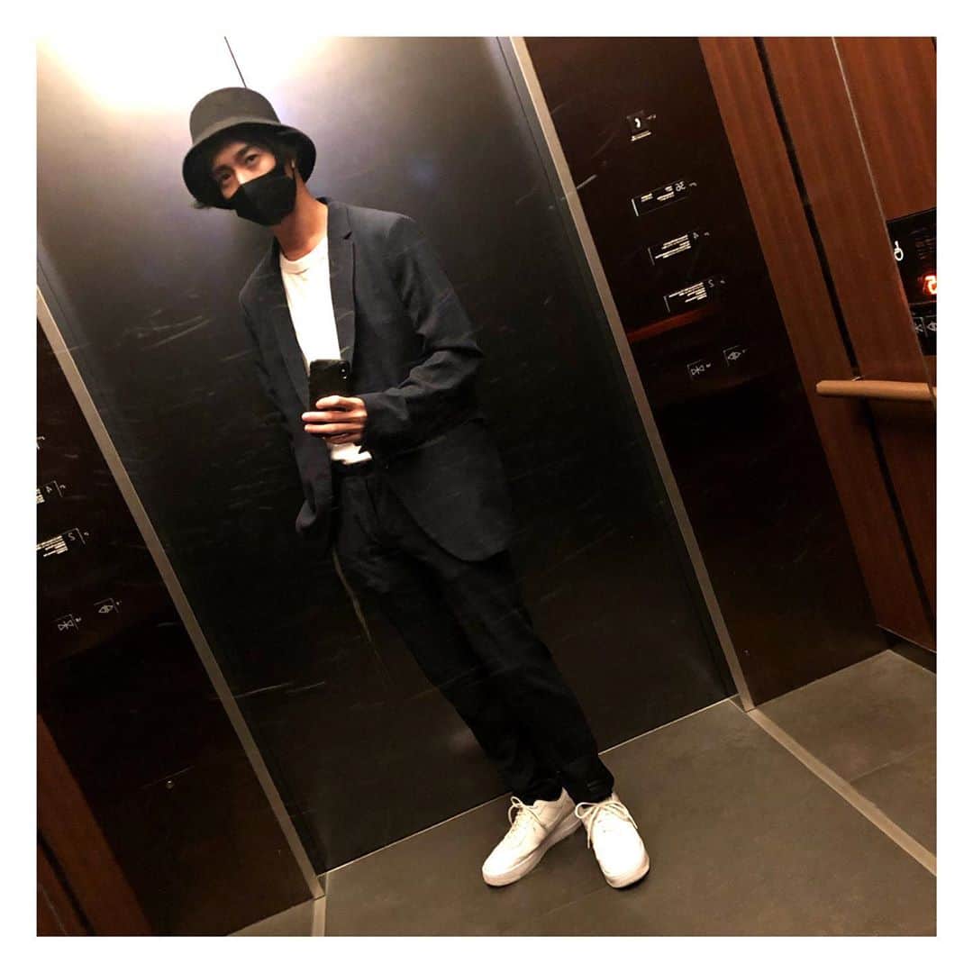ロビンのインスタグラム：「Two Meetings ✔︎  Meeting style ちょっとしっかり目」