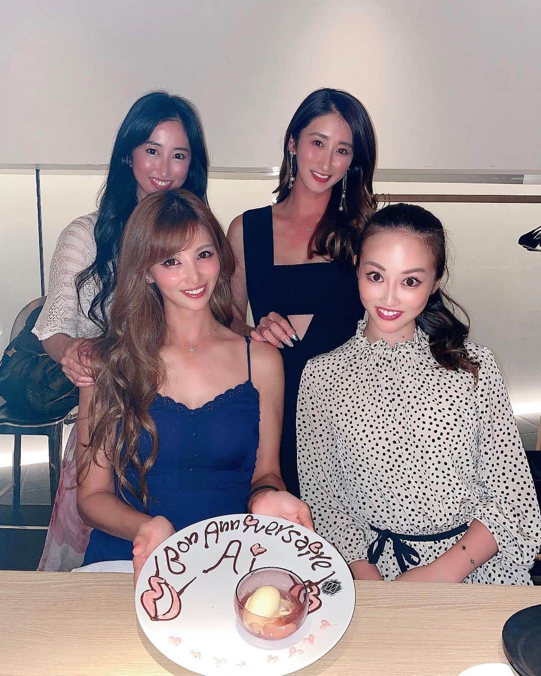 AIさんのインスタグラム写真 - (AIInstagram)「ゴルフの後、再集合して美女達とお食事会🍽✨ ＊ ＊ と思ったら、お誕生日お祝いしてくれた🎂💗 ・ 知り合ってから長いメンバー🥰 みんな大人になったねww ・ ・ ・ #ゴルフ #ゴルフ会 #ゴルフ女子 #ゴル女 #美女ゴルファー #美食会 #食事会 #誕生会 #幸せ者 #楽しすぎた #笑いすぎた #幸せすぎた #素敵な1日をありがとう #友達 #美女子 #美女フレンド #幸せ誕生月」10月23日 1時13分 - ai.0909.ai