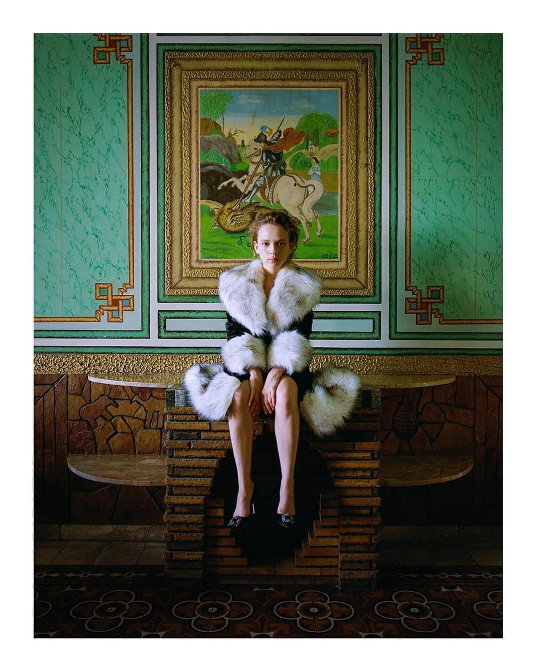 グッチさんのインスタグラム写真 - (グッチInstagram)「@crfashionbook Issue 17 features @shirahaas captured in her native Tel Aviv by @michal_chelbin. She is styled by @noa_rennert in a #Gucci coat with fake fur details designed by @alessandro_michele.  #GucciEditorials #AlessandroMichele #ShiraHaas」10月23日 1時13分 - gucci