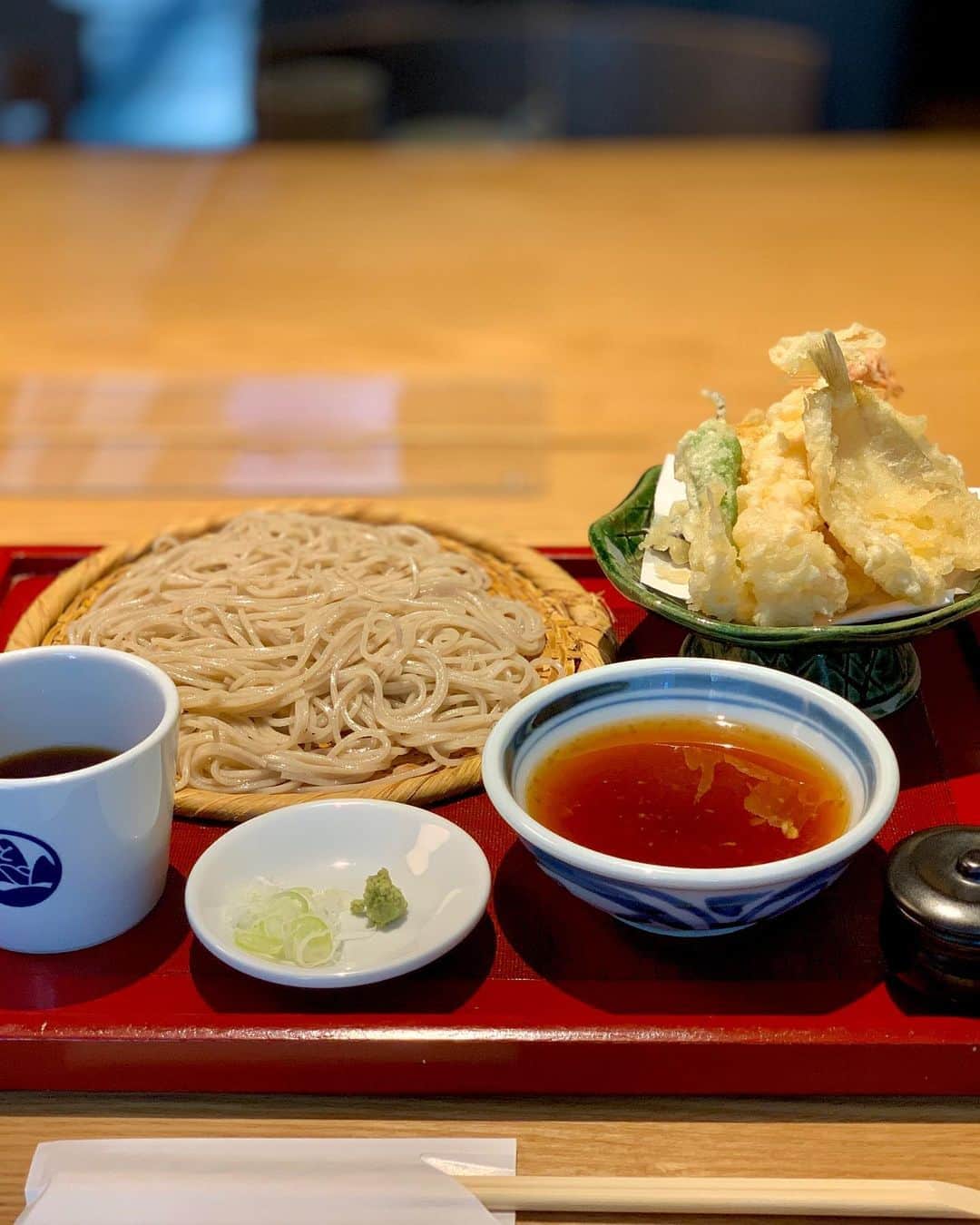 吉村優さんのインスタグラム写真 - (吉村優Instagram)「* 本日のAbema終わりランチ🍅 尾崎牛とトマトのすき焼き #ふるけん  ご飯がよく進むから お代わりしてしまった🍚 * ３枚目以降は 載せていなかったランチ達😘 * 先週のAbema終わりは スパイシーカレー🍛 #ヨゴロウ  ライス大盛りでも良かったよ〜😂 * 🍷試験終わりは豚カツ🐷 #大宝  もちろんキャベツお代わり🙋🏼‍♀️ * スープカレー #イエローカンパニー  角煮ベジタブル🌶大辛+卵追加 店員のお兄さんに 女性だと結構ボリュームありますよ〜 と言われたから 舞茸追加しなかったけど 余裕で食べられたよ〜🤦🏼‍♀️ * 講演会終わりの中華ランチ🥟 黒豚餃子🐽 #神田餃子屋本店  * 中途半端な遅めのお昼にお腹が空いて タイミングよく入れたお蕎麦屋さん #増田屋  * Abemaスタジオの向かい側辺りにある お蕎麦屋さんで、またまた天せいろ #蕎麦前山都  * 写真見てたらお腹減りますね💦 こんな時間に 食べ盛りの小学生みたいな投稿ですけど😅 明日もAbemaでニュース担当なので おやすみなさい〜😴 * #lunch #gourmet #すき焼き #カレー #とんかつ #蕎麦  #餃子 #スープカレー #スパイシーカレー #ランチ」10月23日 1時15分 - yuyoshimura87